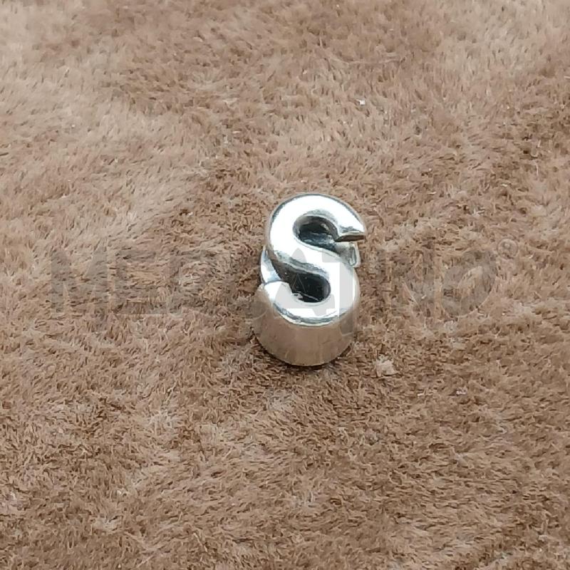 CHARM PANDORA LETTERA S | Mercatino dell'Usato Roma garbatella 1