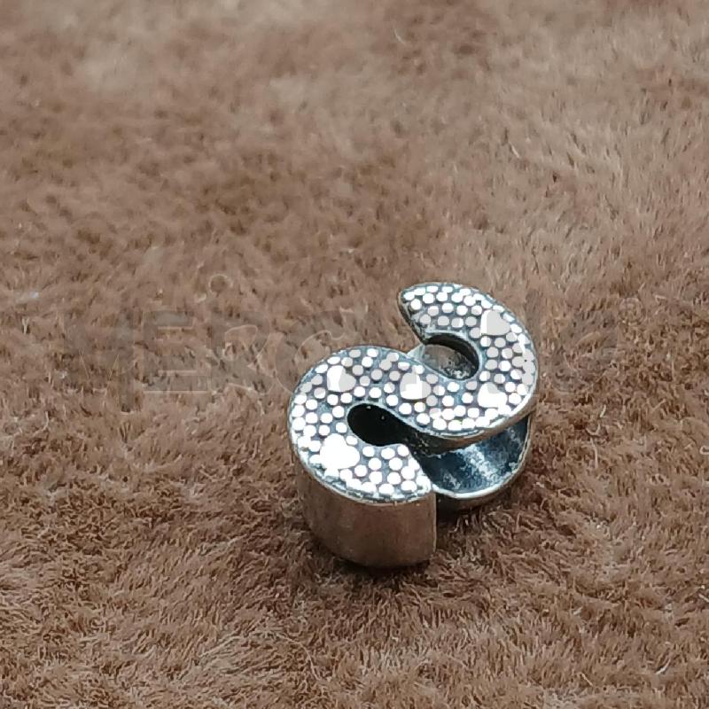 CHARM PANDORA LETTERA S | Mercatino dell'Usato Roma garbatella 3