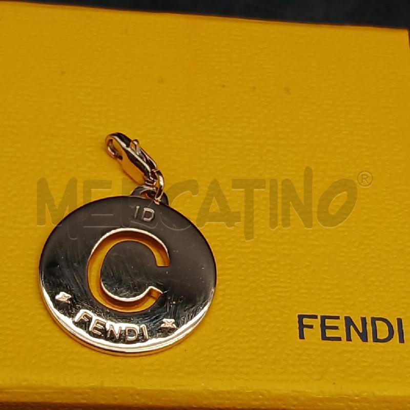 CIONDOLO FENDI LETTERA C | Mercatino dell'Usato Roma garbatella 1