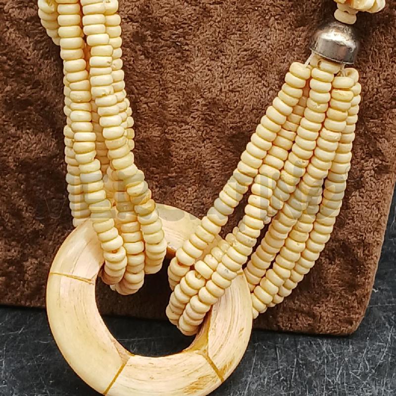 COLLANA BEIGE ELE F | Mercatino dell'Usato Roma garbatella 2