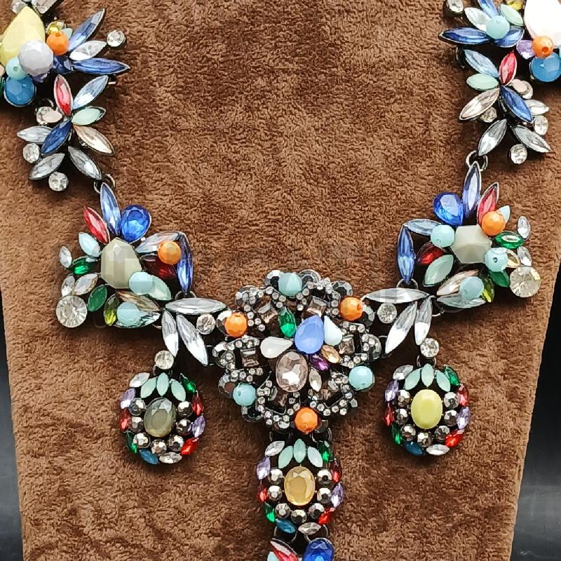 COLLANA DET COLOR GRAN | Mercatino dell'Usato Roma garbatella 2