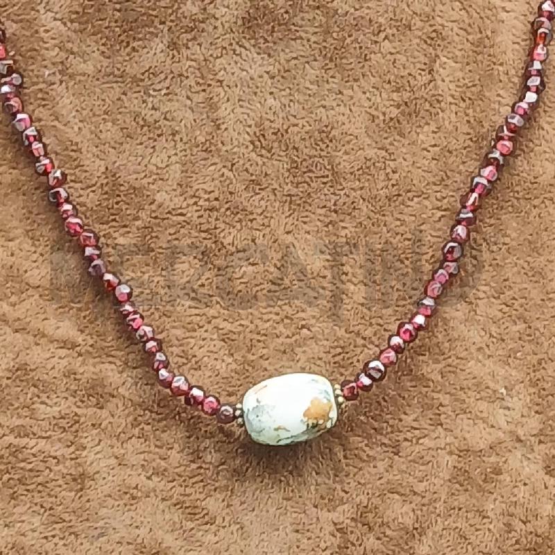 COLLANA DET PIETRA ROSSA DET CIONDOLO  | Mercatino dell'Usato Roma garbatella 2