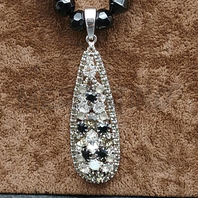 COLLANA DET PIETRE NERE E CIONDOLOR STRASS | Mercatino dell'Usato Roma garbatella 2