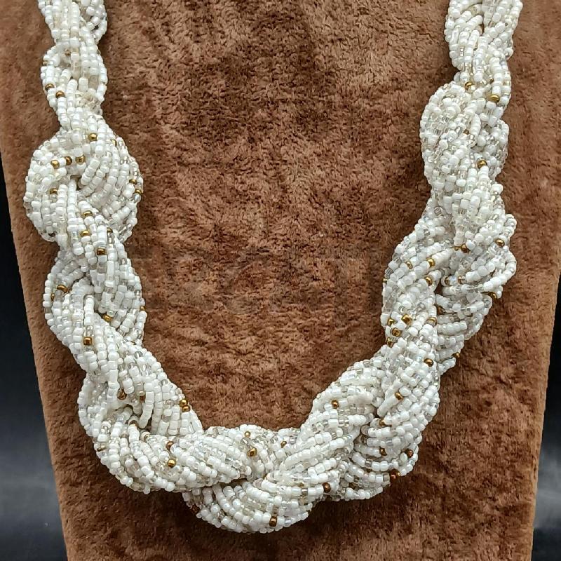 COLLANA MULTIFILO BIANCO  | Mercatino dell'Usato Roma garbatella 2