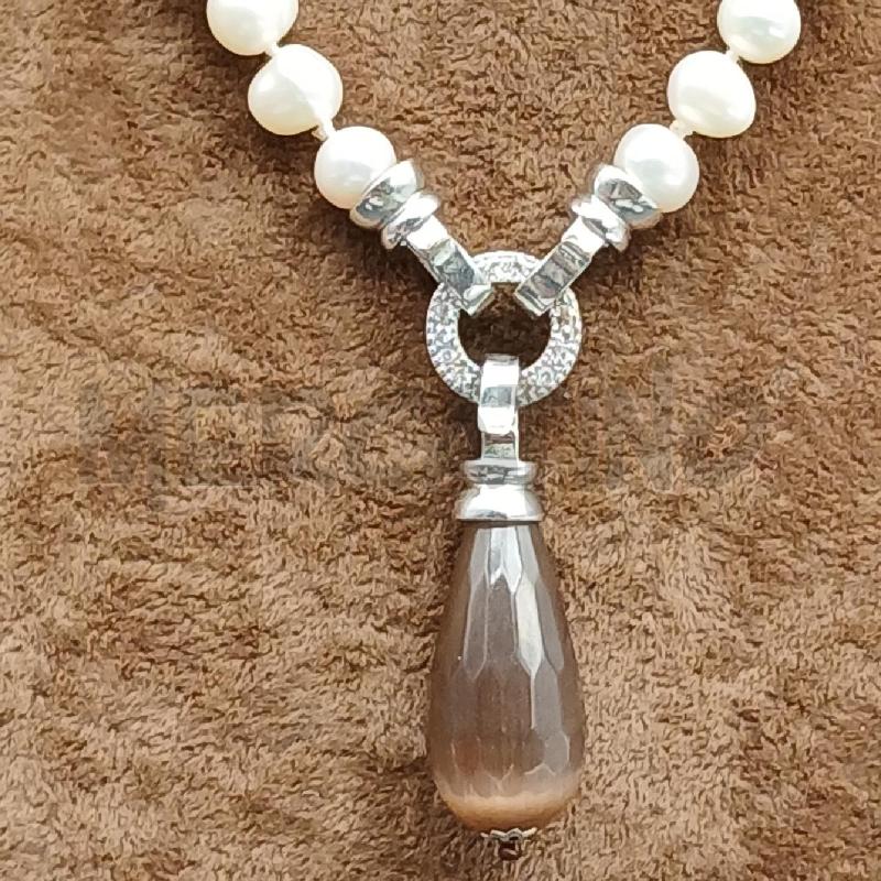 COLLANA PERLE DET CIONDOLO MARRONE | Mercatino dell'Usato Roma garbatella 2