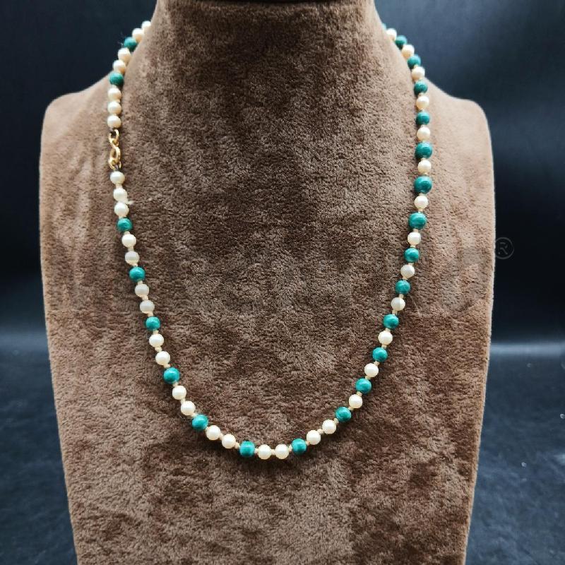 COLLANA PIETRE BIANCO VERDE | Mercatino dell'Usato Roma garbatella 1