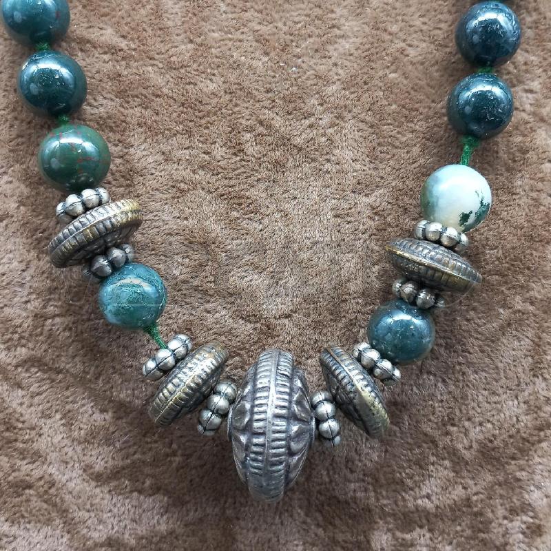 COLLANA PIETRE VERDE BREV  | Mercatino dell'Usato Roma garbatella 2