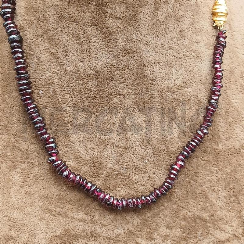 COLLANA PIETRUZZE ROSSO  | Mercatino dell'Usato Roma garbatella 2