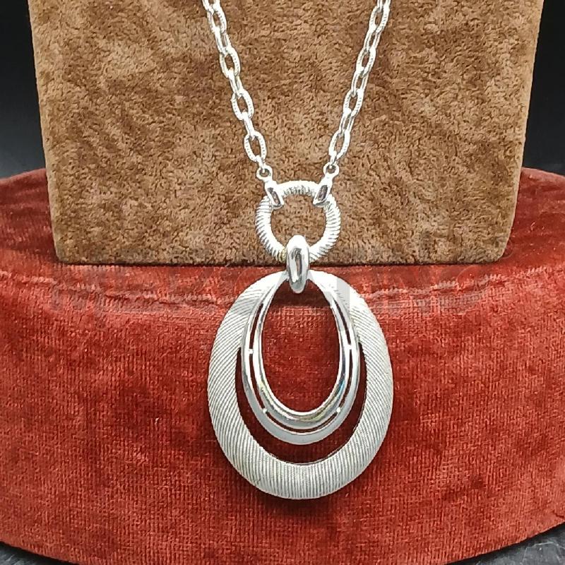 COLLANA TRIFARI DET CIONDOLO | Mercatino dell'Usato Roma garbatella 2