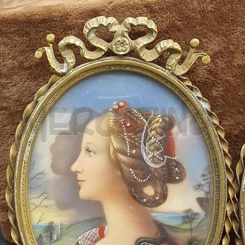 COPPIA MINIATURE PROFILO DAME | Mercatino dell'Usato Roma garbatella 2