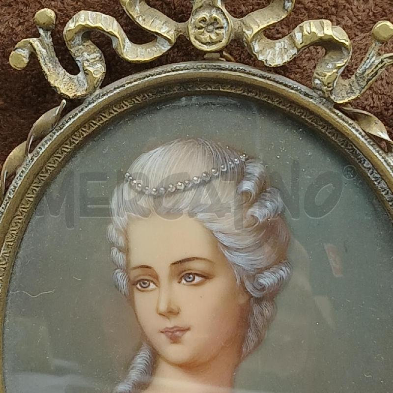 COPPIA MINIATURE PROFILO DAME | Mercatino dell'Usato Roma garbatella 3