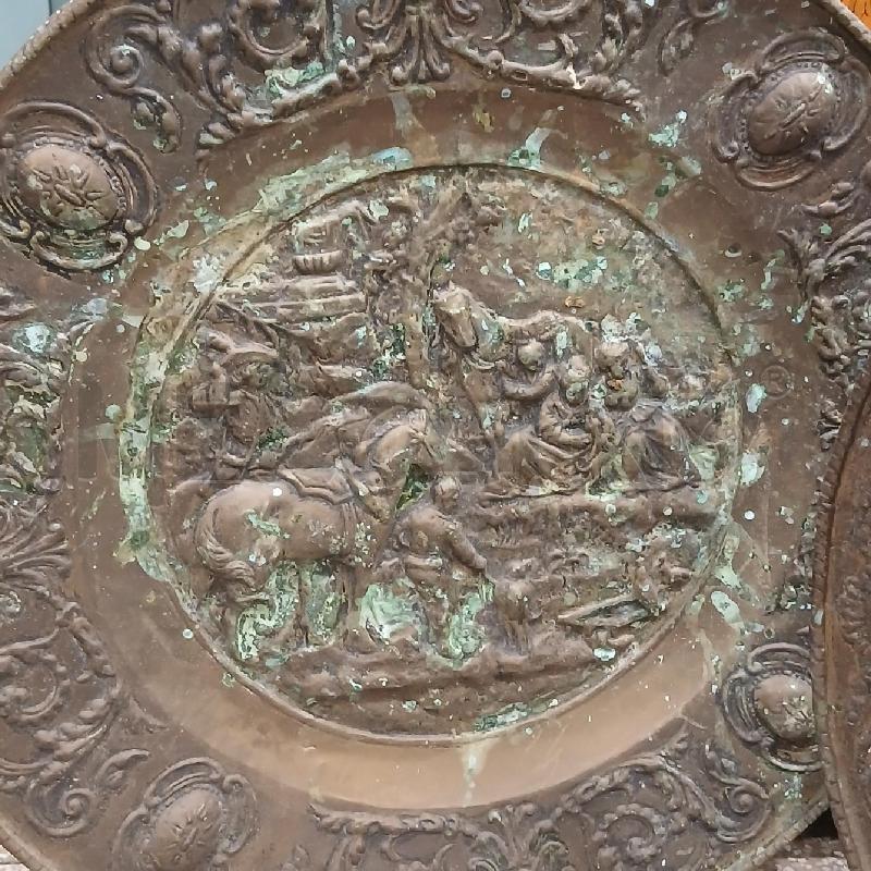 COPPIA PIATTI RAME SBALZATI | Mercatino dell'Usato Roma garbatella 2