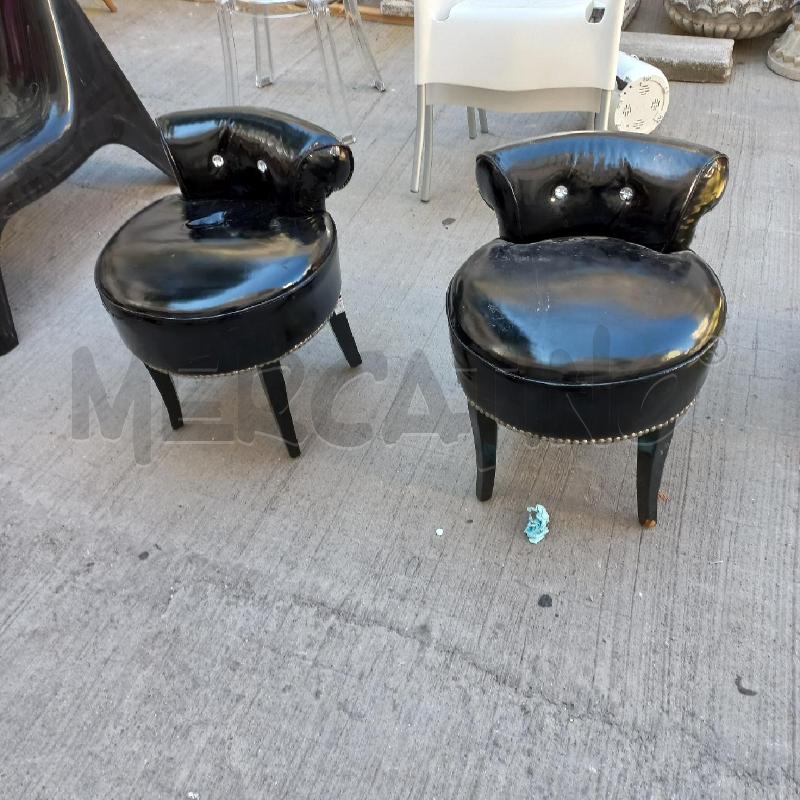 COPPIA POLTRONCINE BASSE PELLE NERA  | Mercatino dell'Usato Roma garbatella 1