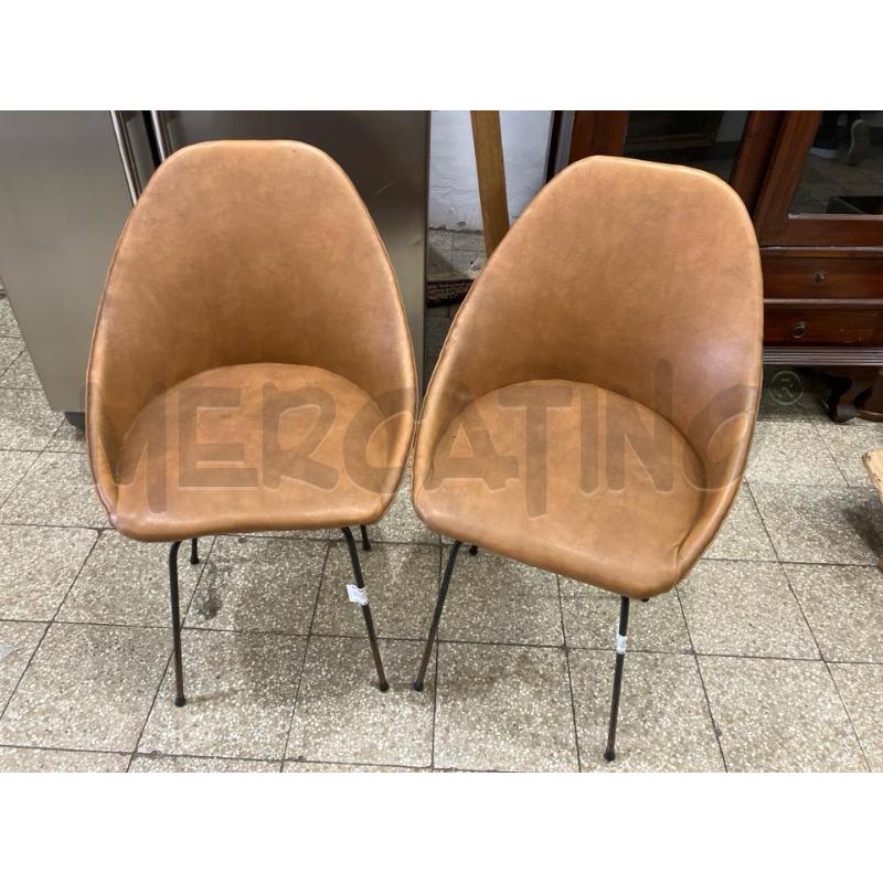 COPPIA SEDIE GAMBE NERE PELLE MARRONE  | Mercatino dell'Usato Roma garbatella 1