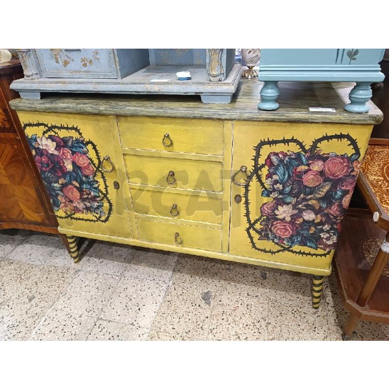 CREDENZA GIALLA DIPINTA ROSE 4 C + 2 ANTE  | Mercatino dell'Usato Roma garbatella 1