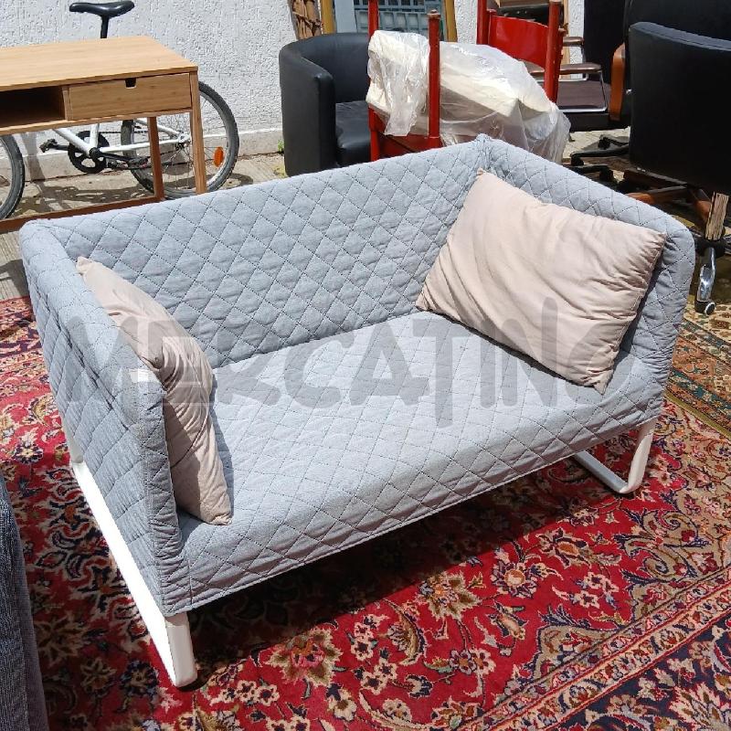 DIVANETTO GRIGIO METALLO BIANCO  | Mercatino dell'Usato Roma garbatella 1