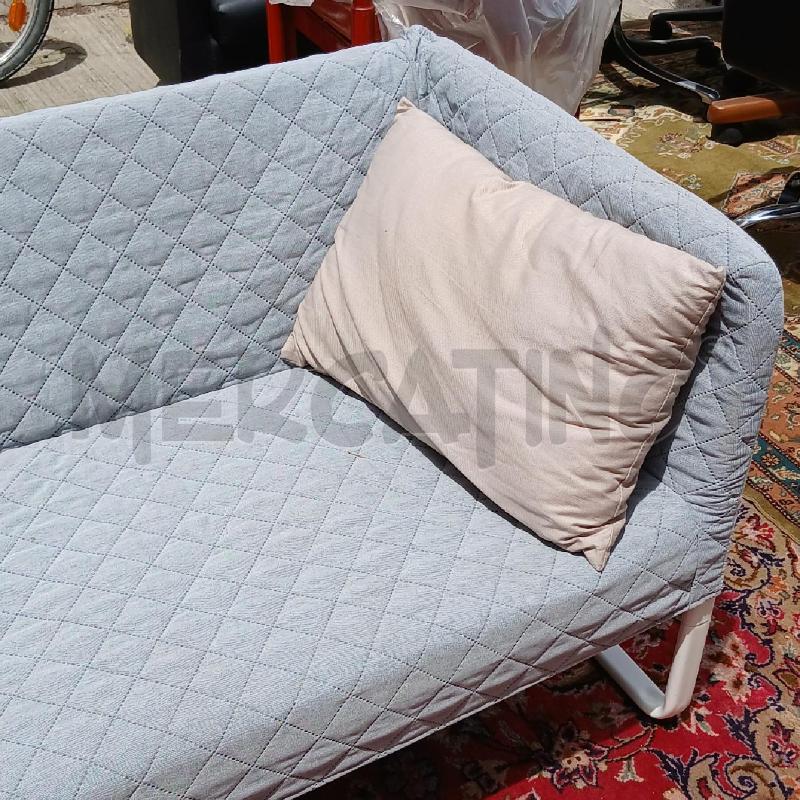 DIVANETTO GRIGIO METALLO BIANCO  | Mercatino dell'Usato Roma garbatella 2