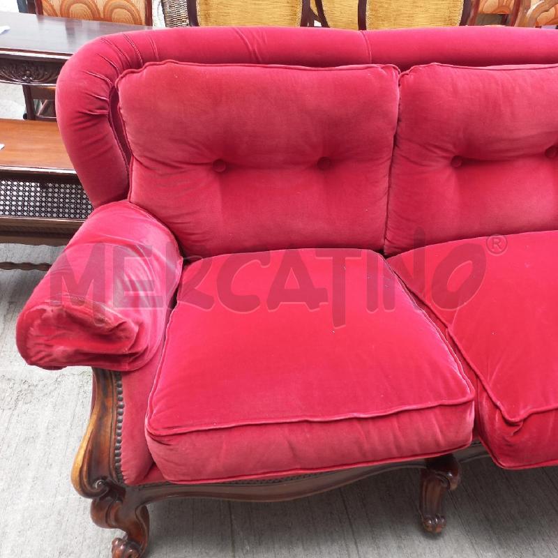 DIVANO INTAGLIATO ROSSO 3 POSTI | Mercatino dell'Usato Roma garbatella 2