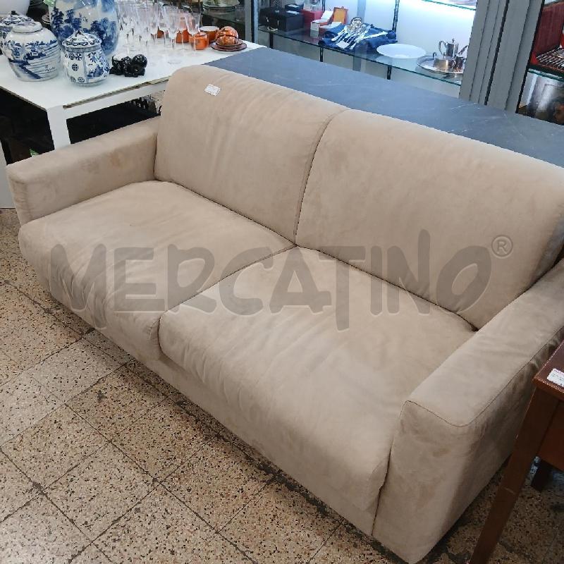 DIVANO LETTO BEIGE 2P | Mercatino dell'Usato Roma garbatella 1