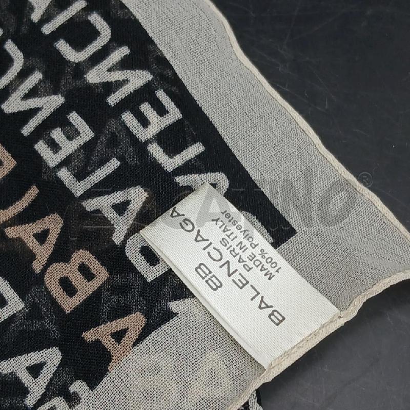 FAZZOLETTO BALENCIAGA NERO BEIGE SCRITTE | Mercatino dell'Usato Roma garbatella 3