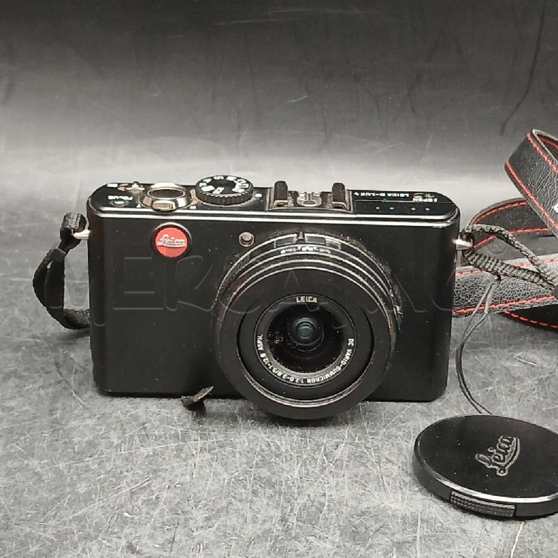  FOTOCAMERA LEICA D-LUX 4 CON CARICATORE E BATTERIA | Mercatino dell'Usato Roma garbatella 1