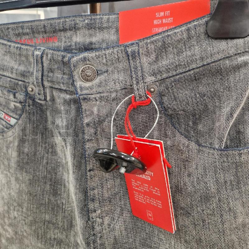 JEANS DONNA DIESEL GRIGIO DELAVE | Mercatino dell'Usato Roma garbatella 4