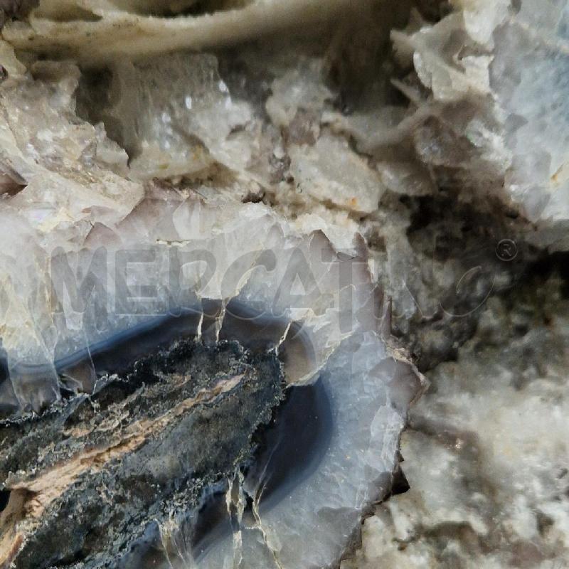 MINERALE GRANDE CRISTALLO QUARZATO GRIGIO | Mercatino dell'Usato Roma garbatella 5