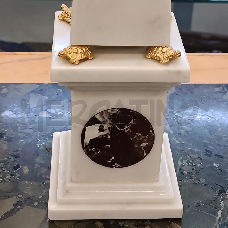 OBELISCO MARMO BIANCO INSERTI NERI | Mercatino dell'Usato Roma garbatella 2