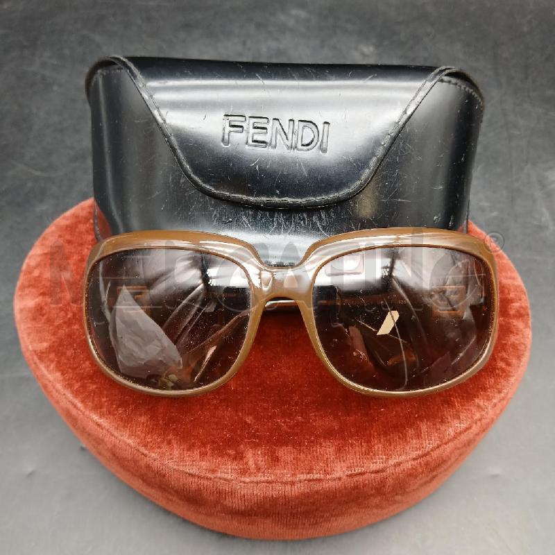 OCCHIALI FENDI MARRONE LATERALE LOGO  | Mercatino dell'Usato Roma garbatella 1