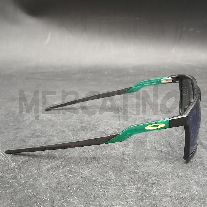 OCCHIALI OAKLEY FUTURITY SUN VERDE | Mercatino dell'Usato Roma garbatella 2