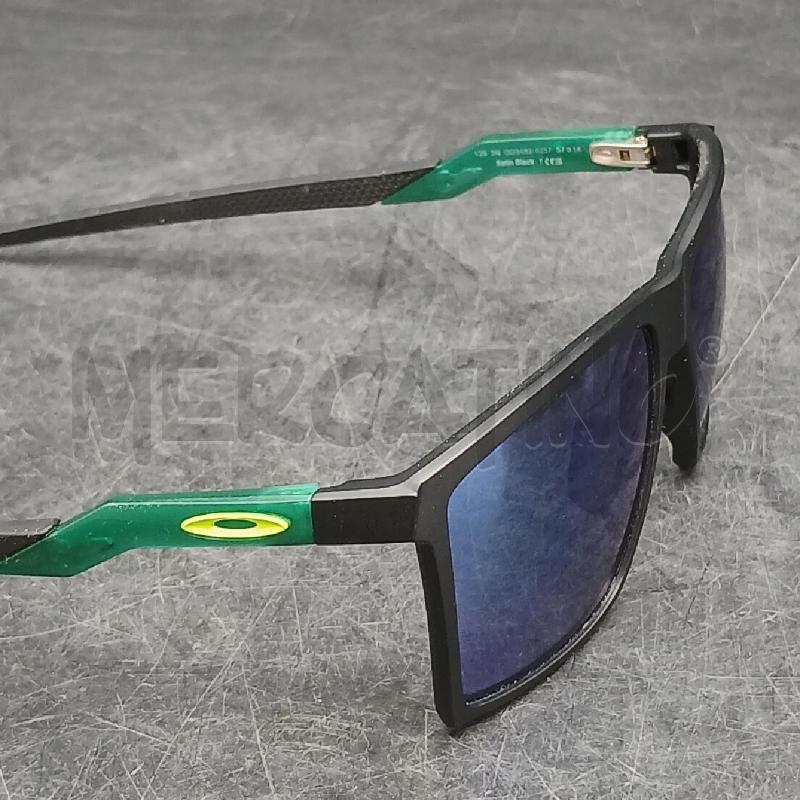 OCCHIALI OAKLEY FUTURITY SUN VERDE | Mercatino dell'Usato Roma garbatella 3