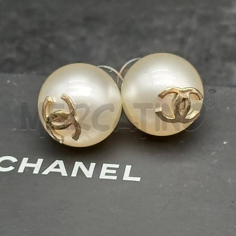 ORECCHINI CHANEL PERLA BIANCA  | Mercatino dell'Usato Roma garbatella 2