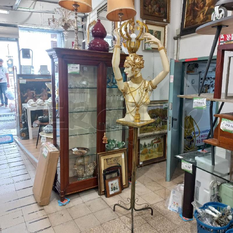 PIANTANA MEZZO BUSTO DONNA + BASE | Mercatino dell'Usato Roma garbatella 1