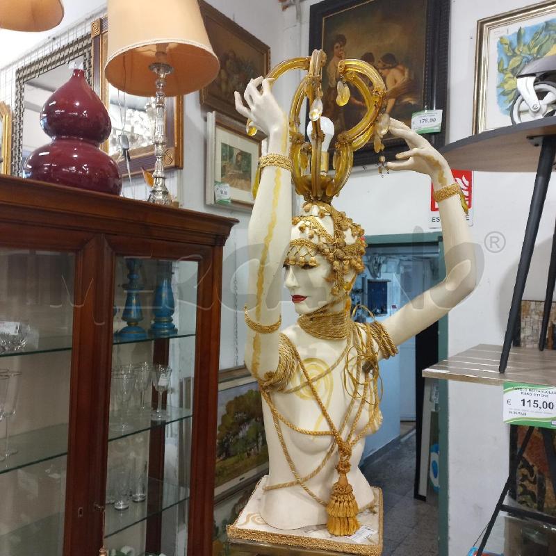 PIANTANA MEZZO BUSTO DONNA + BASE | Mercatino dell'Usato Roma garbatella 2