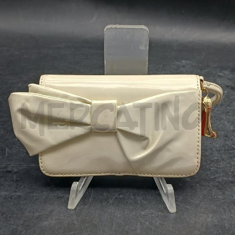 POCHETTE CHRISTIAN LUOBOUTIN BEIGE | Mercatino dell'Usato Roma garbatella 1