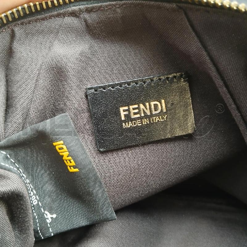 POCHETTE FENDI MONOGRAM NERO CATENELLA CIONDOLI | Mercatino dell'Usato Roma garbatella 4