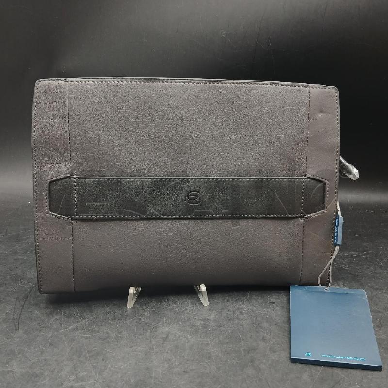 POCHETTE PIQUADRO NERO GRIGIO  | Mercatino dell'Usato Roma garbatella 3