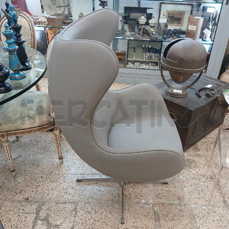 POLTRONA ATTR. JACOBSEN EGG | Mercatino dell'Usato Roma garbatella 2