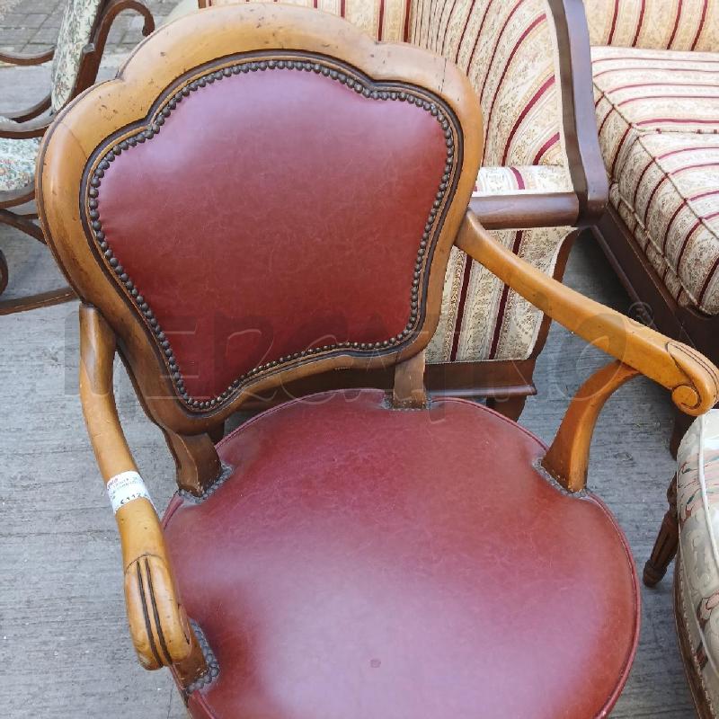 POLTRONA GIREVOLE PELLE ROSSA | Mercatino dell'Usato Roma garbatella 3