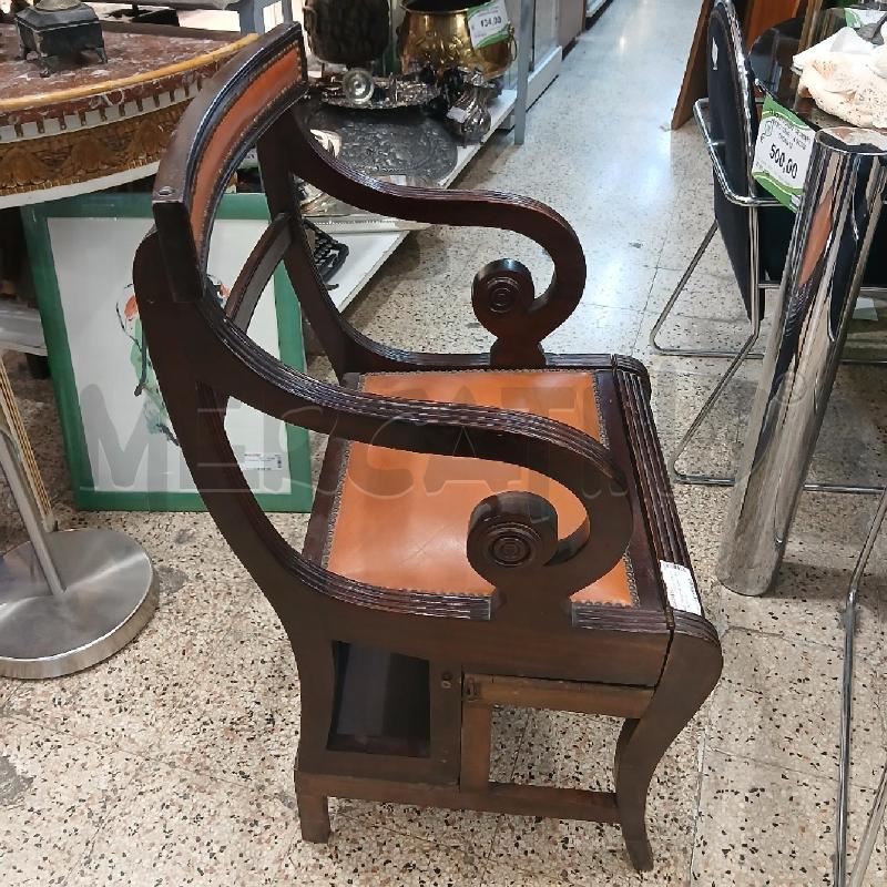 POLTRONCINA SCALA SEDUTA PELLE | Mercatino dell'Usato Roma garbatella 2