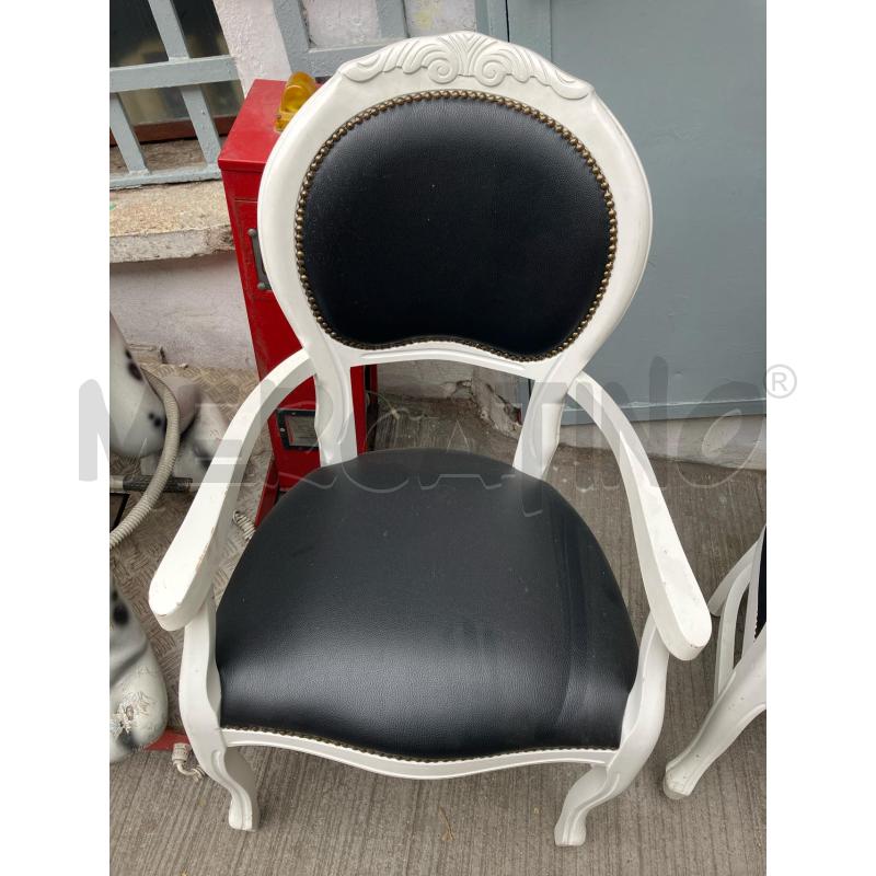 POLTRONCINA  BIANCA PELLE NERA | Mercatino dell'Usato Roma garbatella 1