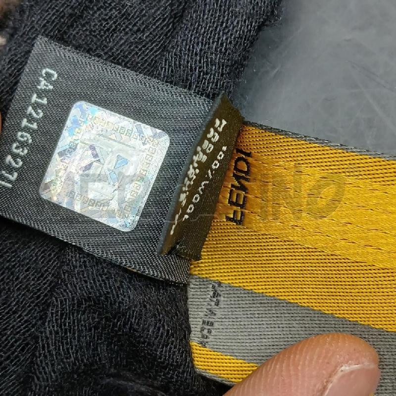 SCIARPA DONNA FENDI NERO MARRONE  | Mercatino dell'Usato Roma garbatella 2