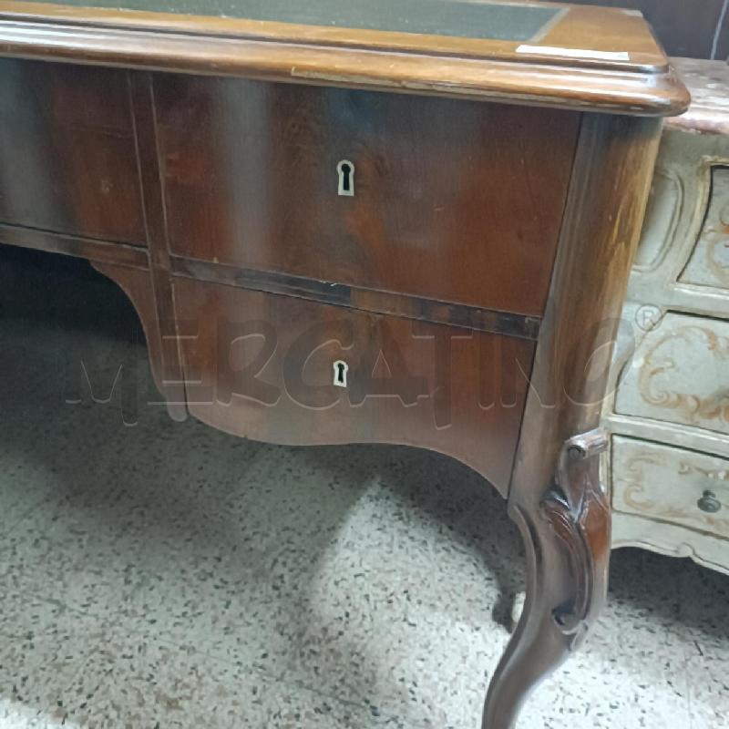 SCRIVANIA 5 CASSETTI PIANO PELLE  | Mercatino dell'Usato Roma garbatella 4