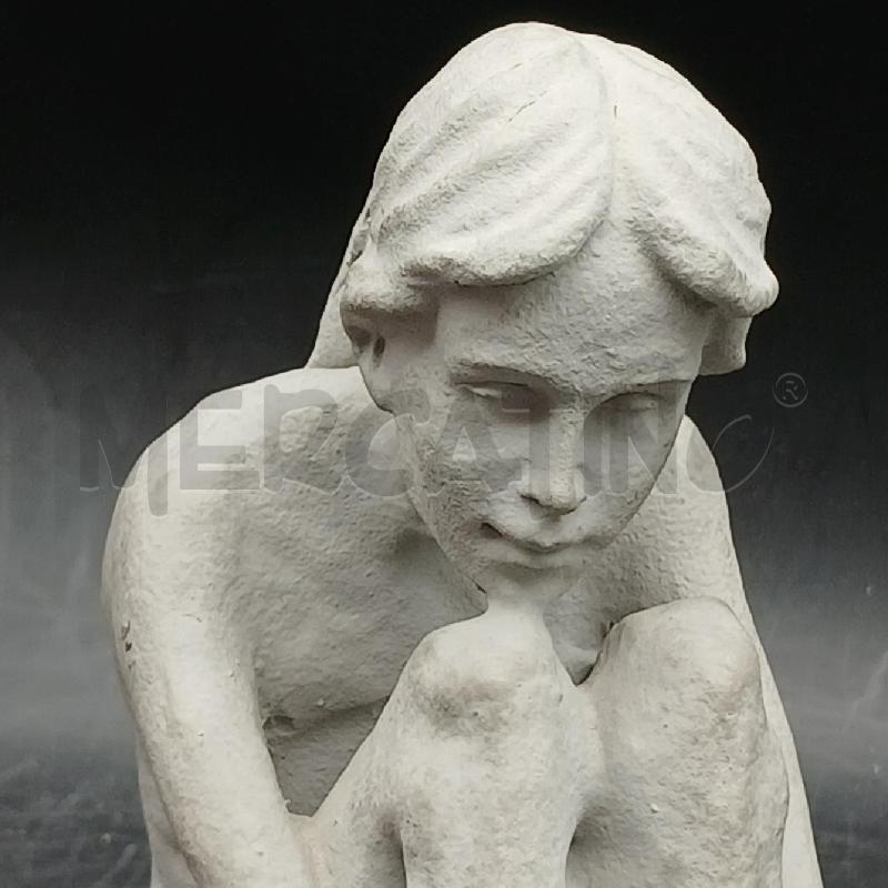 SCULTURA CERAMICA RAGAZZA ACCOVACCIATA | Mercatino dell'Usato Roma garbatella 3