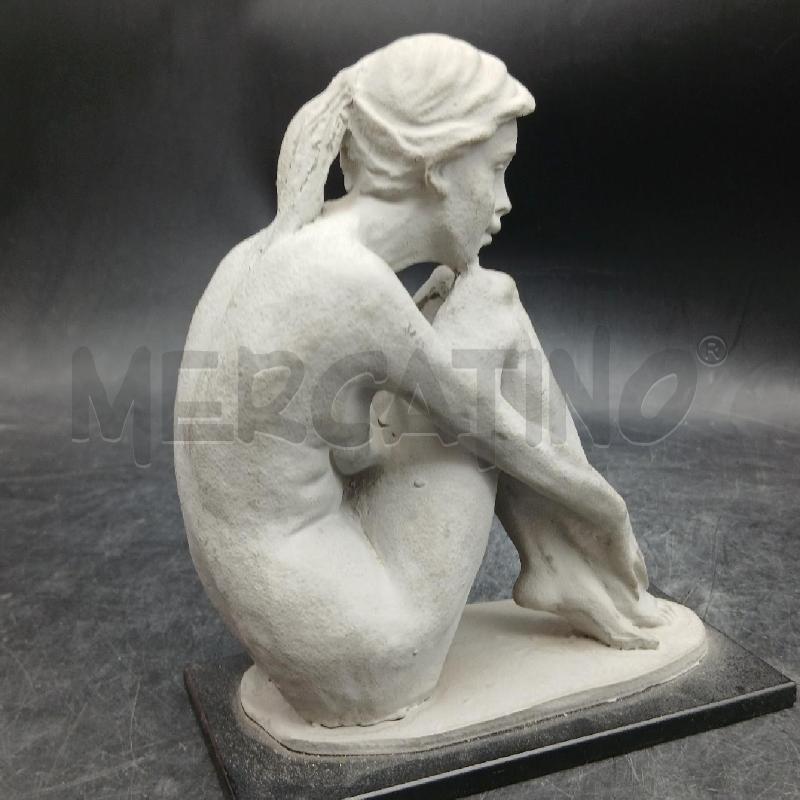SCULTURA CERAMICA RAGAZZA ACCOVACCIATA | Mercatino dell'Usato Roma garbatella 4