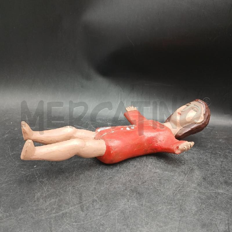 SCULTURA PERSONAGGIO VEST ROSSO CROCE | Mercatino dell'Usato Roma garbatella 4