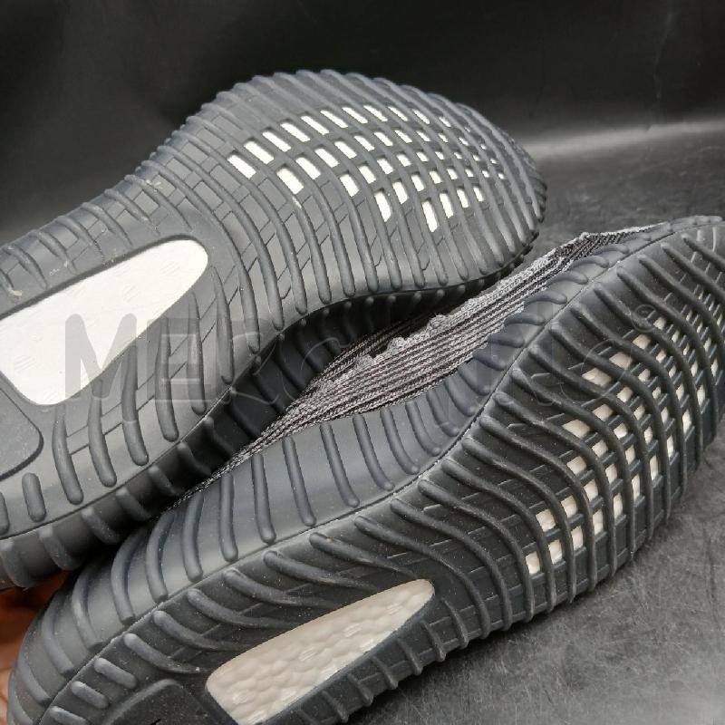 SNEAKERS DONNA ADIDAS YEEZE GRIGIO NERO  | Mercatino dell'Usato Roma garbatella 4