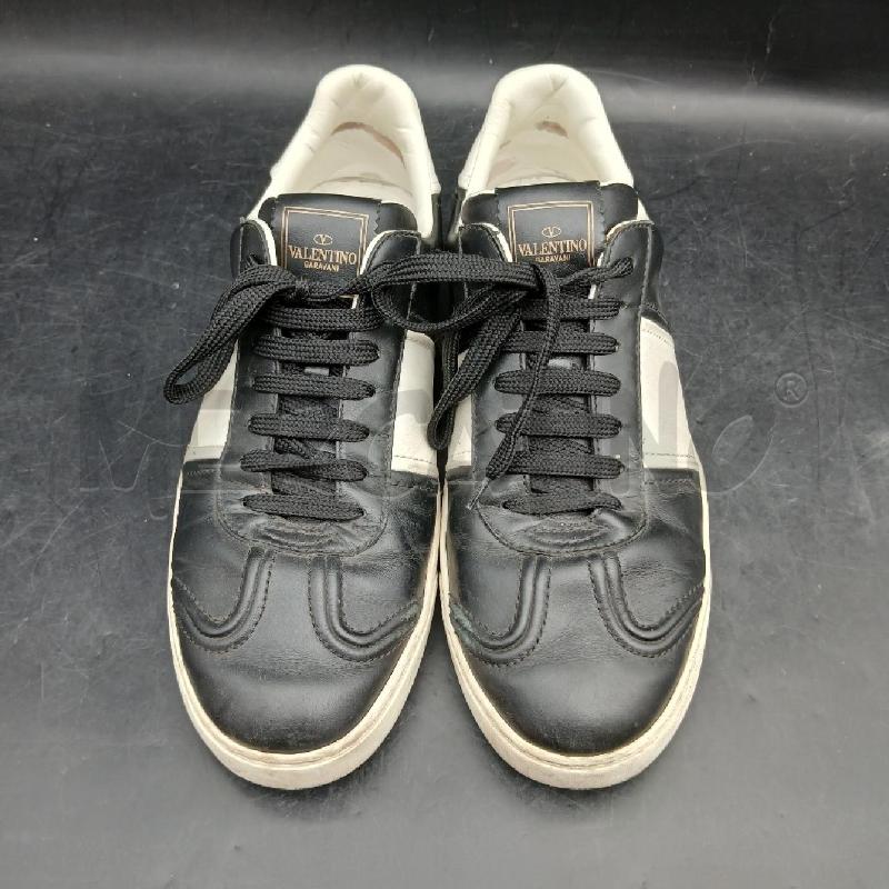 SNEAKERS U VALENTINO NERO E BIANCO  | Mercatino dell'Usato Roma garbatella 2