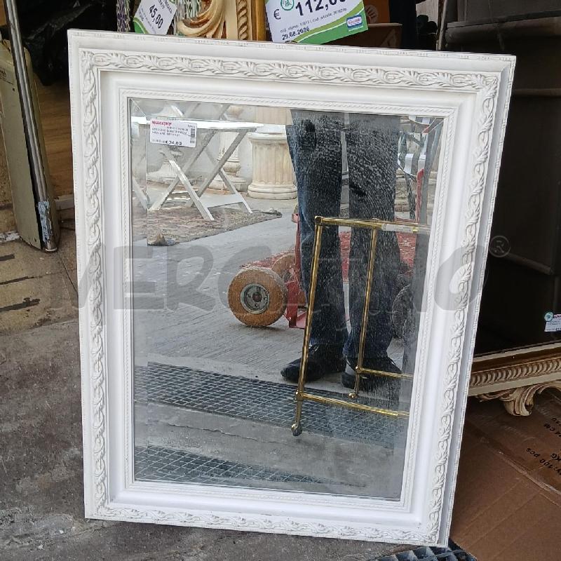 SPECCHIO BIANCO RETTANGOLARE  DECORATO | Mercatino dell'Usato Roma garbatella 1
