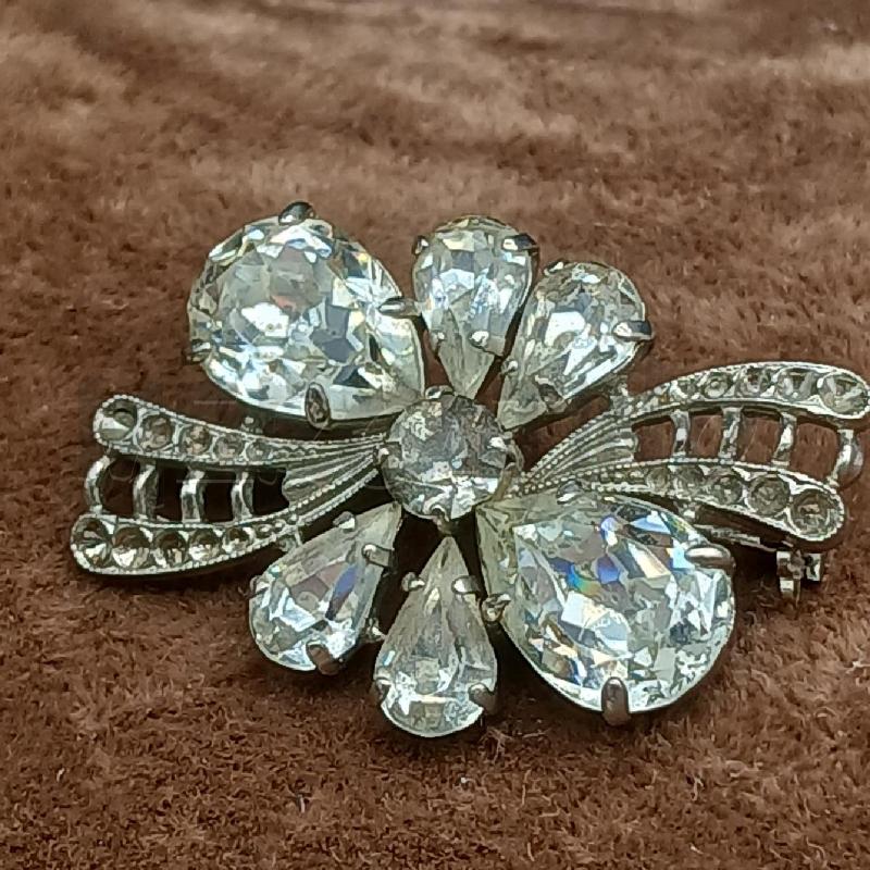 SPILLA DET FIORI E STRASS | Mercatino dell'Usato Roma garbatella 2